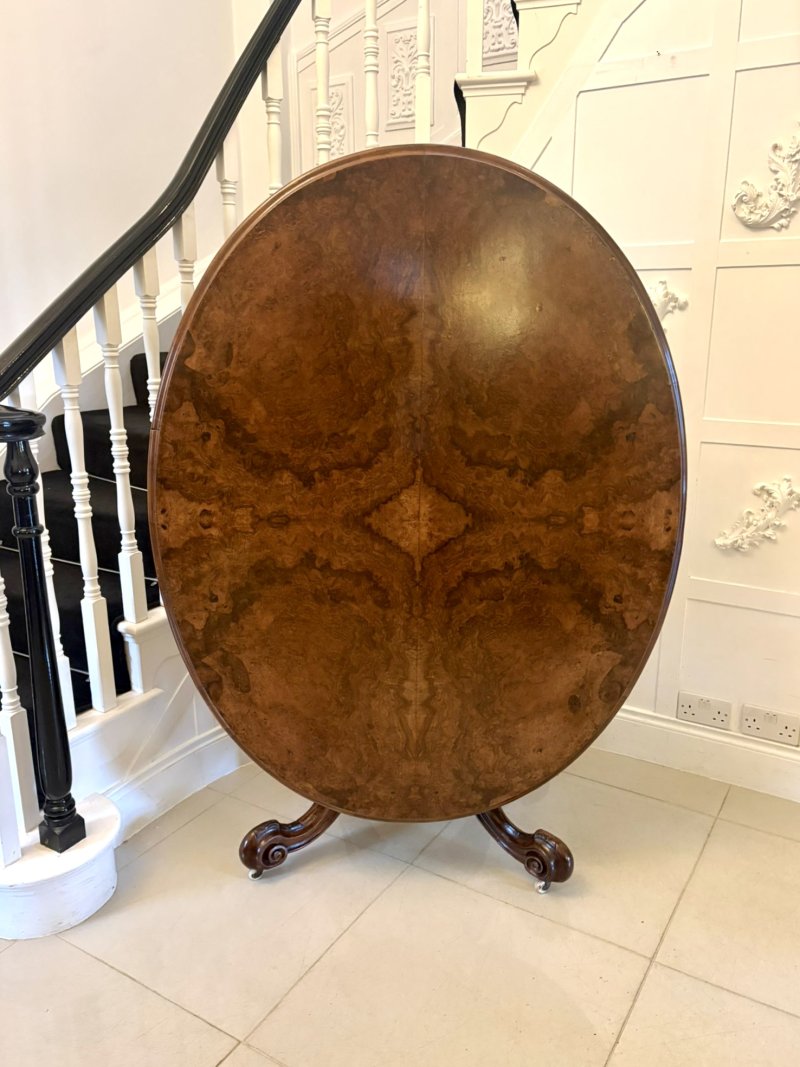 Quality Antique Victorian Burr Walnut Oval 6 Seater Dining Table on Carved Pedestal Base